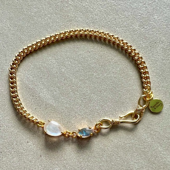 Moonstone Gemstone 22K Gold Bracelet - Picture 4 of 7